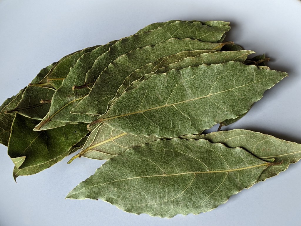 Frozen bay leaves
